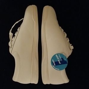 White Easy spirit leather tennis shoes